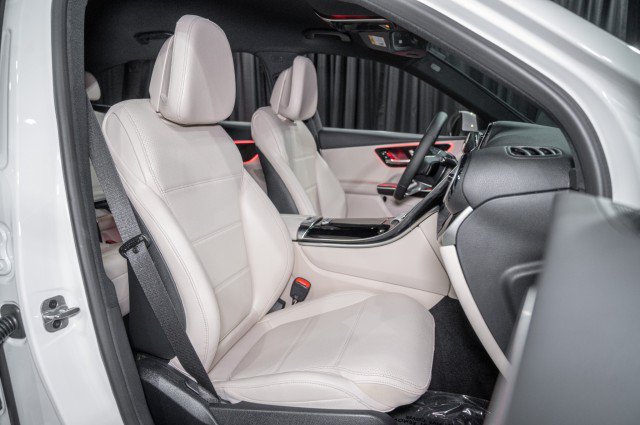 Used 2026 Mercedes-Benz GLC 300 image 13