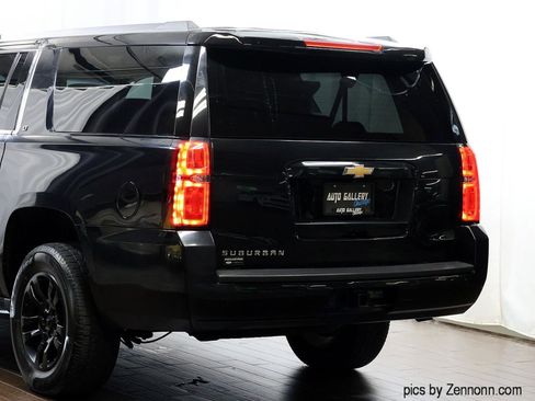 Used 2020 Chevrolet Suburban LT AWD/4WD image 7