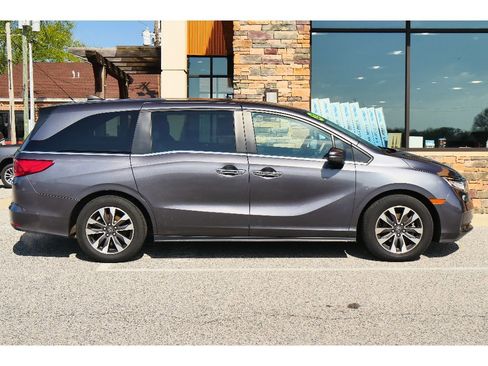 Used 2023 Honda Odyssey EX-L image 2