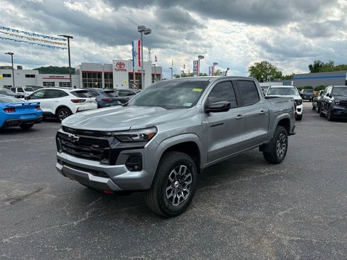 Used 2025 Chevrolet Colorado Z71 w/ Z71 Convenience Package 2 AWD/4WD image 7