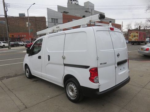 Used 2020 Nissan NV200 S image 5
