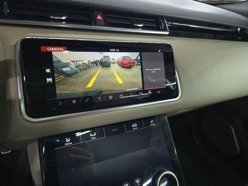Used 2018 Land Rover Range Rover Velar R-Dynamic SE image 22
