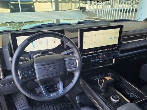 Used 2025 GMC Hummer EV 2X image 8