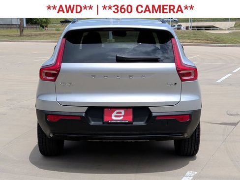 Used 2025 Volvo XC40 B5 Plus AWD/4WD image 7