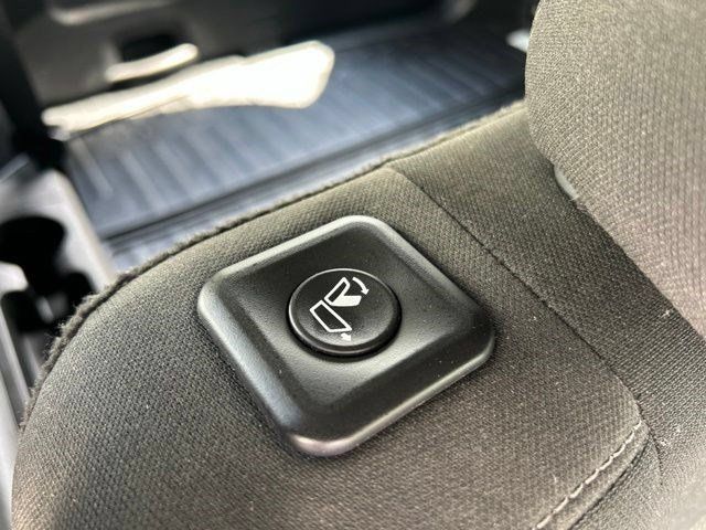 Used 2025 Kia Sorento LX FWD image 50