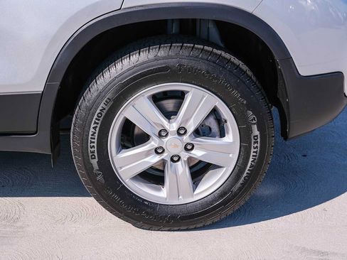 Used 2022 Chevrolet Trax LT w/ Driver Confidence Package AWD/4WD image 8