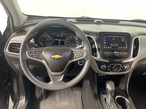 Used 2022 Chevrolet Equinox LS AWD/4WD image 12