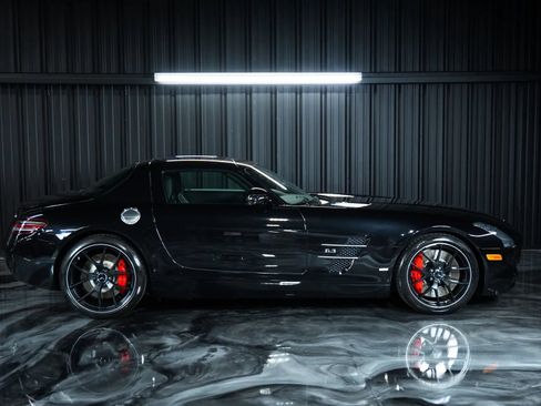 Used 2012 Mercedes-Benz SLS AMG Coupe image 5