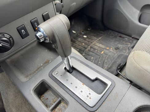 Used 2013 Nissan Frontier SV w/ SV Value Truck Pkg image 5