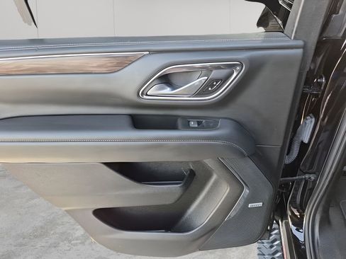 Used 2022 Chevrolet Tahoe Z71 w/ Off-Road Capability Package image 17