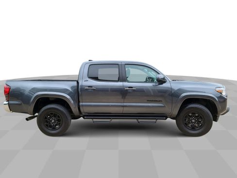 Used 2022 Toyota Tacoma SR5 RWD image 9