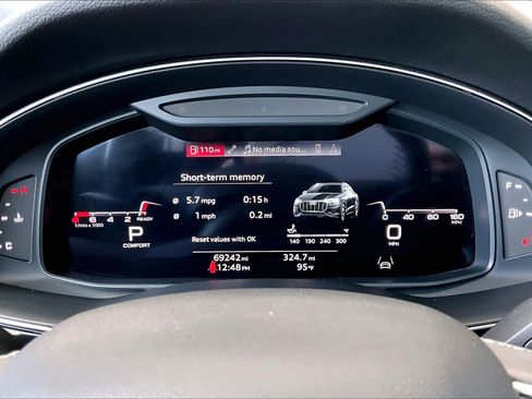 Used 2021 Audi Q8 Premium Plus w/ Premium Plus Package AWD/4WD image 23