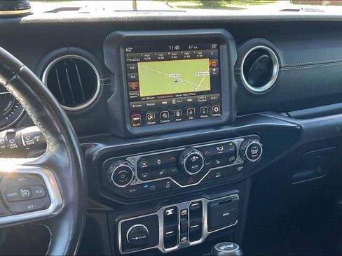 Used 2021 Jeep Wrangler Unlimited Sahara w/ Cold Weather Group AWD/4WD image 6