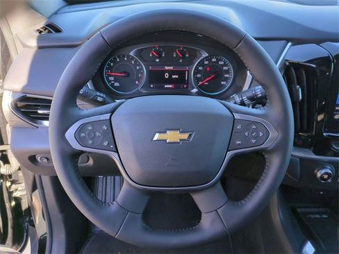 Used 2022 Chevrolet Traverse LT image 13