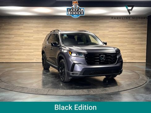 Used 2025 Honda Pilot Black Edition image 1