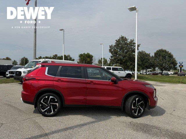 Used 2023 Mitsubishi Outlander SE Black Edition AWD/4WD image 9