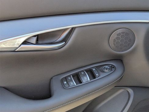 Used 2025 INFINITI QX50 Pure image 13