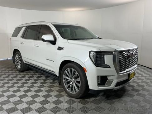 Used 2021 GMC Yukon Denali w/ Denali Ultimate Package AWD/4WD image 3