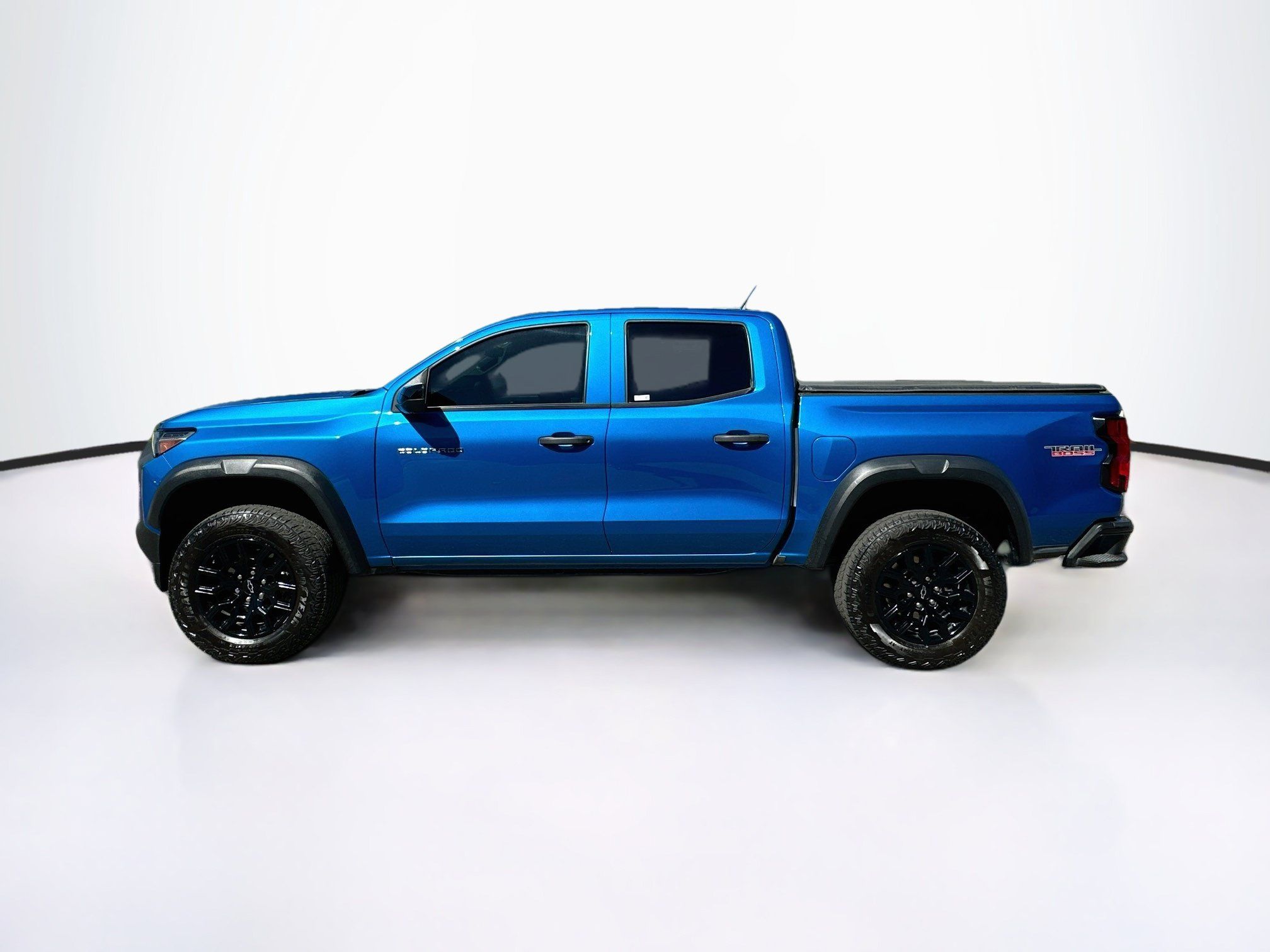 Used 2024 Chevrolet Colorado Trail Boss w/ Technology Package AWD/4WD image 4
