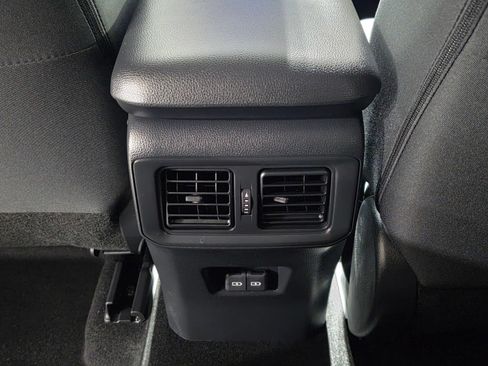 Used 2025 Toyota RAV4 XLE AWD/4WD image 16