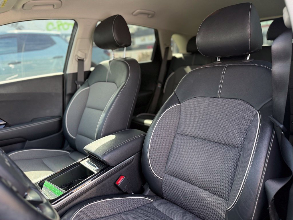 Used 2022 Kia Niro EX FWD image 13