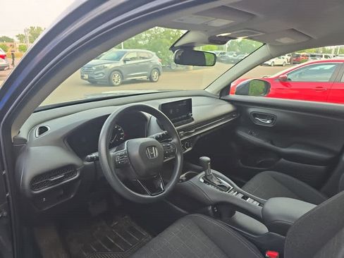 Used 2024 Honda HR-V LX image 5