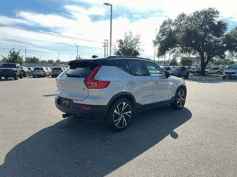 Used 2021 Volvo XC40 T5 R-Design w/ Protection Package Premier image 5