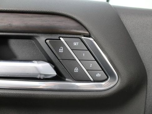 New 2026 GMC Sierra 1500 SLT AWD/4WD image 15