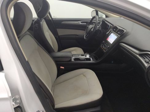 Used 2019 Ford Fusion SE w/ Equipment Group 151A FWD image 21