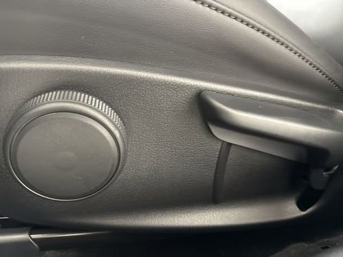 Certified 2025 MAZDA MAZDA3 s Sport image 18