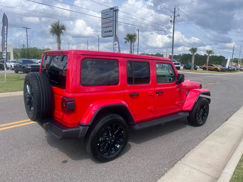 Certified 2025 Jeep Wrangler Unlimited Sahara AWD/4WD image 7