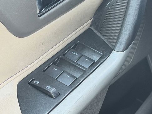 Used 2012 Ford Edge SEL FWD image 19