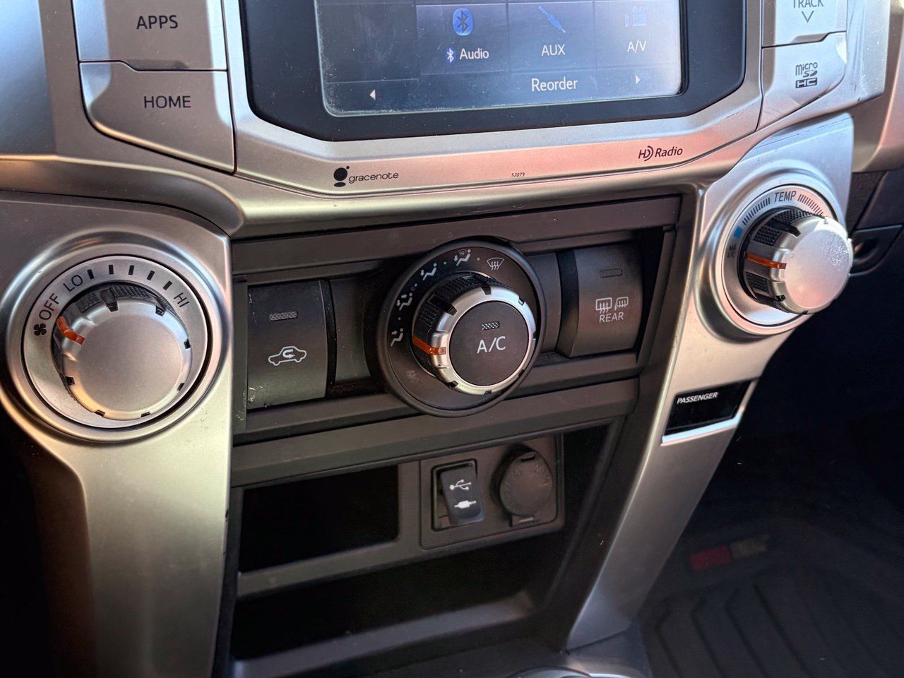Used 2015 Toyota 4Runner SR5 AWD/4WD image 10