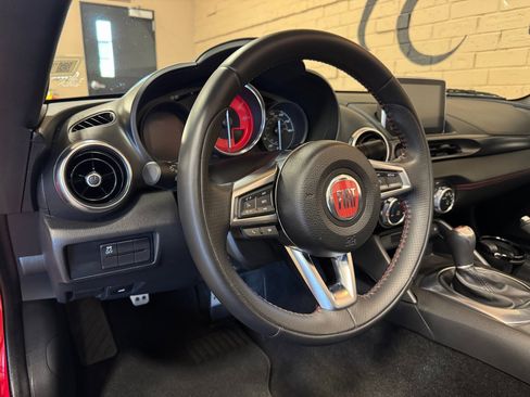 Used 2017 FIAT 124 Spider Abarth image 57