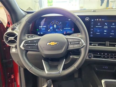 Used 2025 Chevrolet Equinox LT w/ Safety and Technology Package FWD image 26