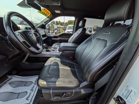 Used 2017 Ford F150 Platinum w/ Equipment Group 701A Luxury AWD/4WD image 14