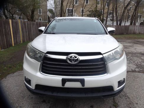 Used 2015 Toyota Highlander XLE AWD/4WD image 7