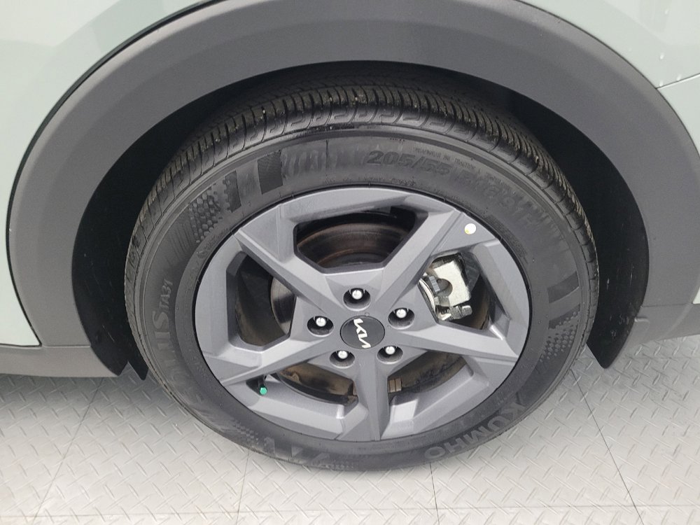 Used 2025 Kia K4 FWD image 31
