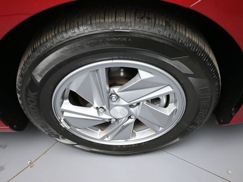 Certified 2024 Hyundai Elantra SE FWD image 13