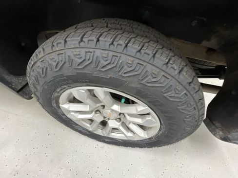 Certified 2023 Chevrolet Silverado 1500 LT AWD/4WD image 33
