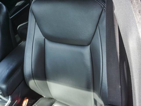 Used 2013 Chrysler 300 AWD w/ Driver Convenience Group image 21