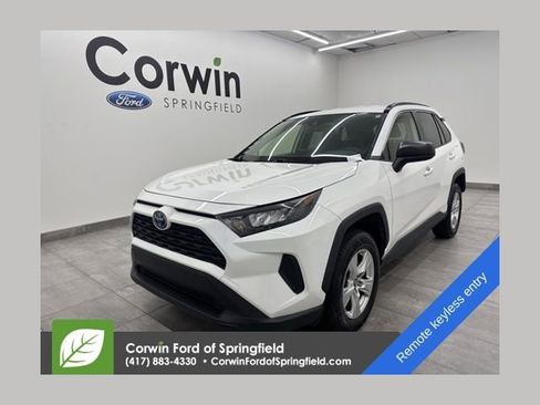 Used 2019 Toyota RAV4 LE image 1