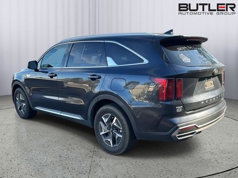 Used 2021 Kia Sorento S image 2