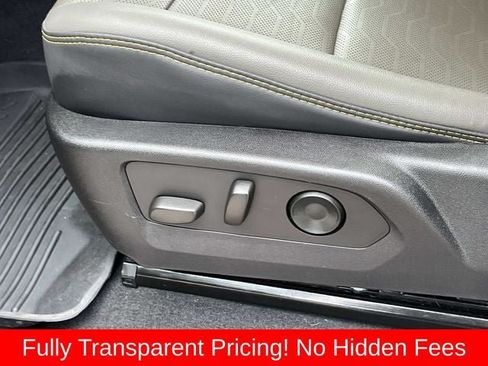 Used 2024 Chevrolet Colorado ZR2 w/ ZR2 Convenience Package III AWD/4WD image 28