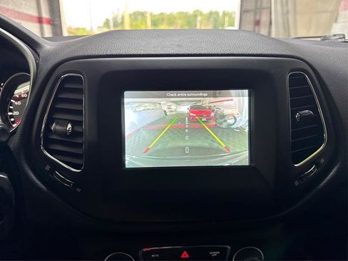 Used 2019 Jeep Compass Latitude AWD/4WD image 35