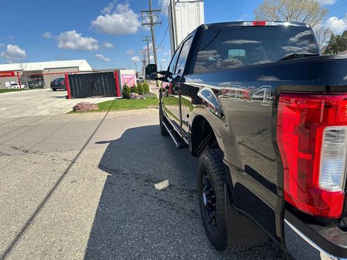 Used 2017 Ford F250 XLT w/ XLT Value Package AWD/4WD image 21