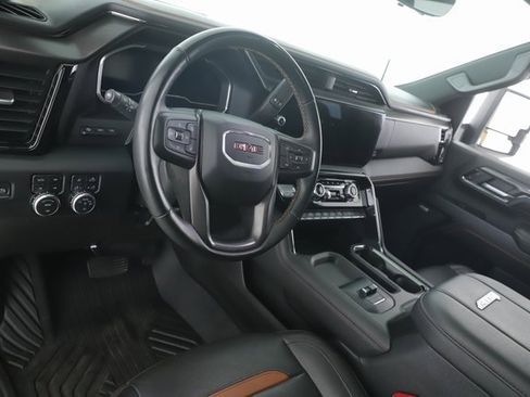 Used 2024 GMC Sierra 2500 AT4 w/ Technology Package image 17