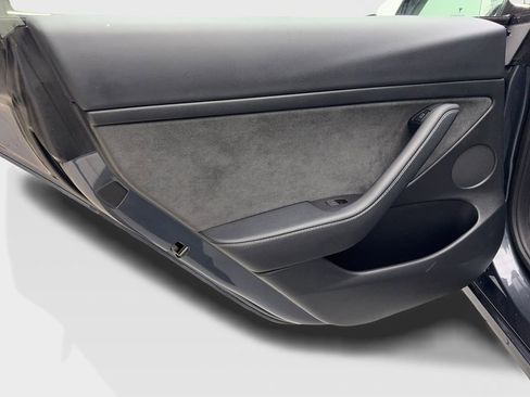 Used 2023 Tesla Model 3 Standard Range image 34