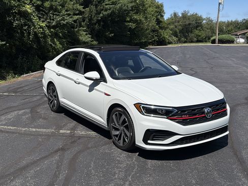 Used 2019 Volkswagen Jetta GLI Autobahn FWD image 3