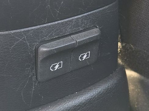 Used 2020 Nissan Versa SR image 15